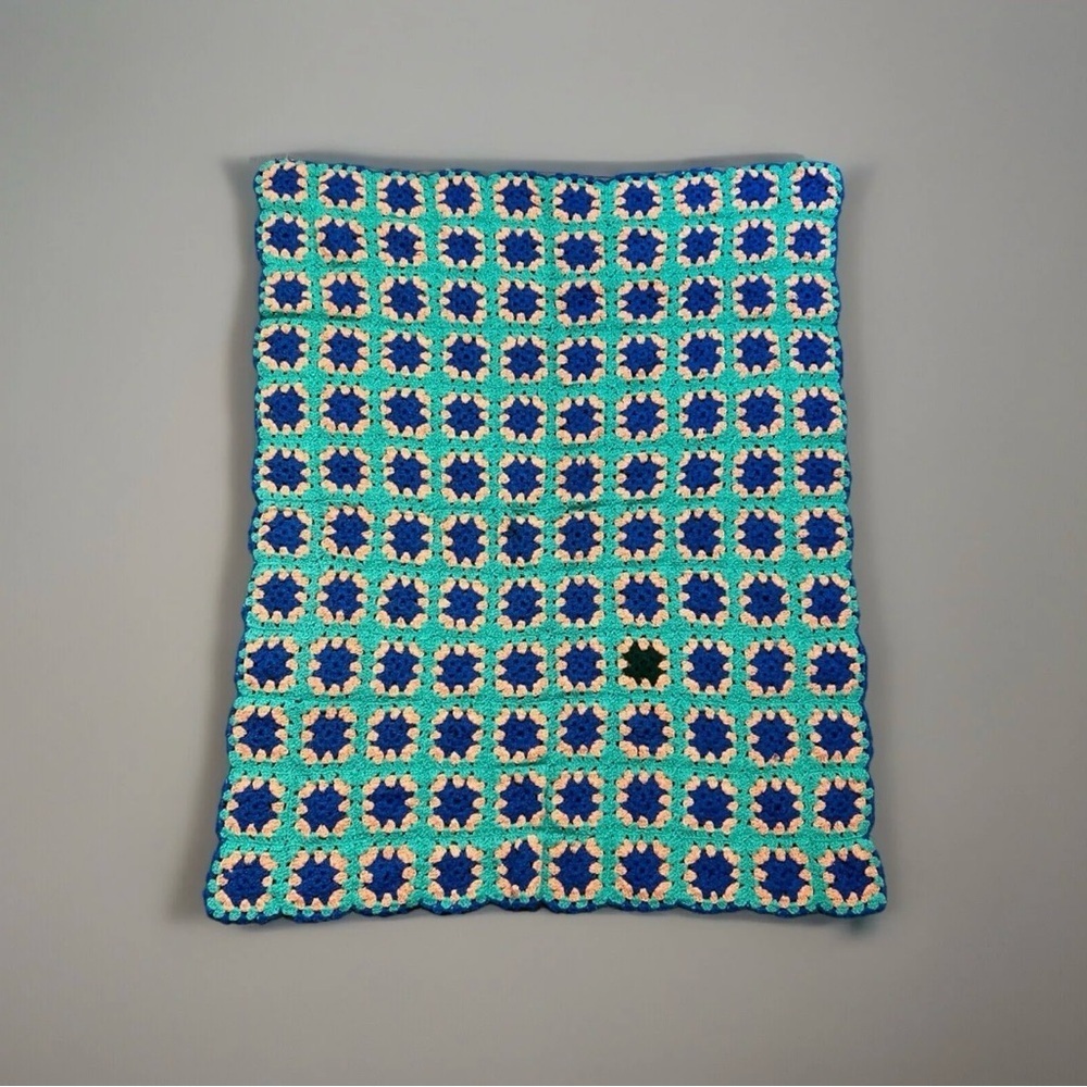 Hand Knit Baby Lap Blanket Afghan 4 Leaf Clovers Green 34x43 March Babies Spring